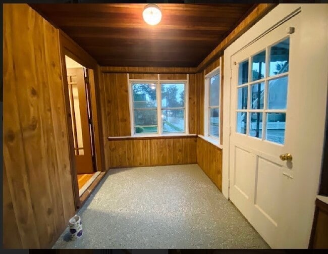 Building Photo - 37 Walnut Ct