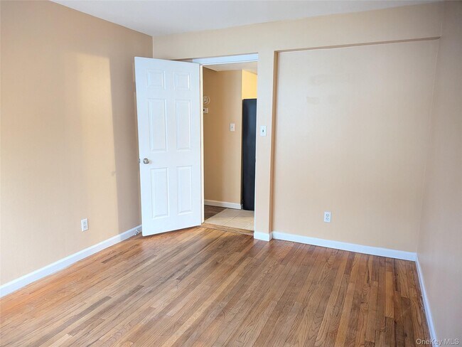 Building Photo - 1521 NY-208