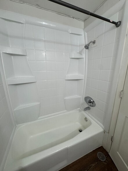 Building Photo - 930 Pius Ln