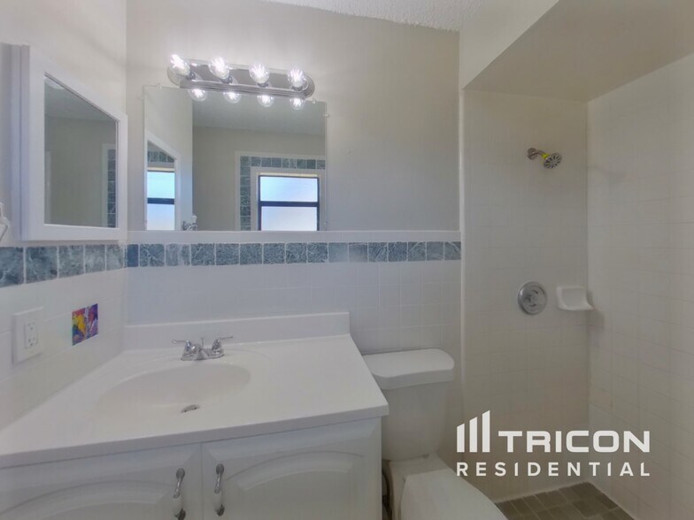 Building Photo - 2981 Snow Dr