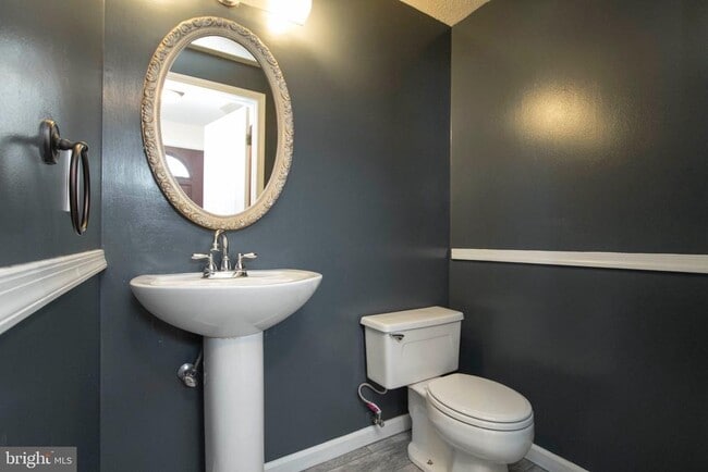 Building Photo - 5241 Pleasure Cove Court
