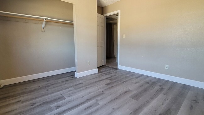 Building Photo - Affordable, Beauty, and Spacious 2Bed 2Bat...