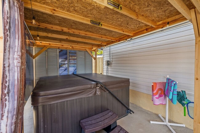 Building Photo - 7021 Sonata Dr