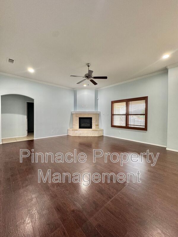 Building Photo - 4925 Scarlet Oak Dr