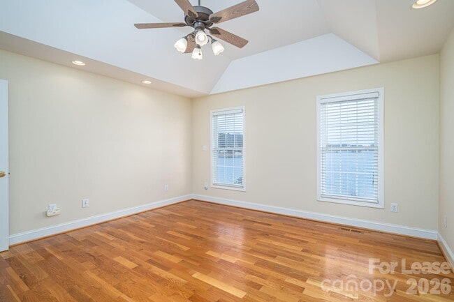 Building Photo - 4626 Little Creek Dr