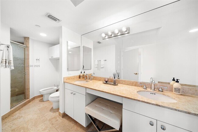 Building Photo - 4779 Collins Ave