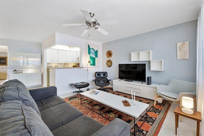 Building Photo - 143 Oakridge J