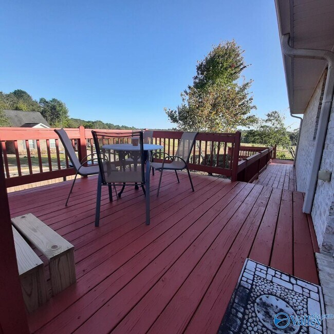 Building Photo - 160 Alderwood Dr