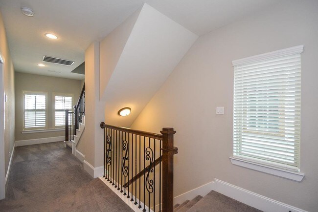 Building Photo - 1110 Oakwood Pass Ct