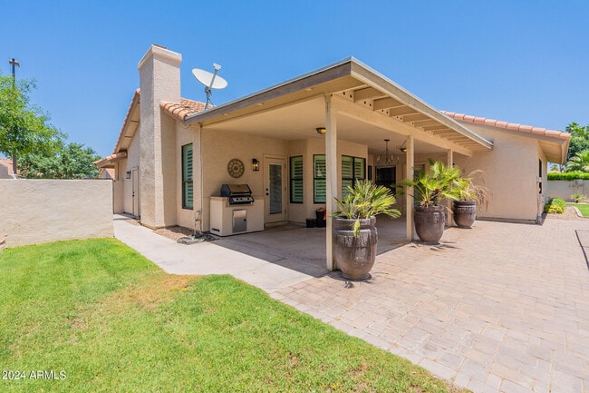 Building Photo - 1449 W Antiqua Dr