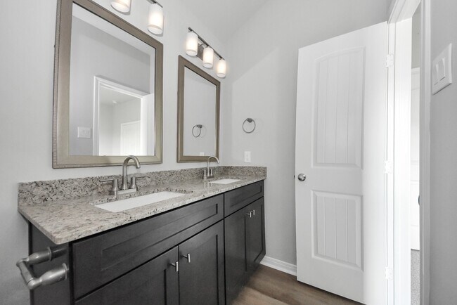 Building Photo - 288 Buckskin Dr