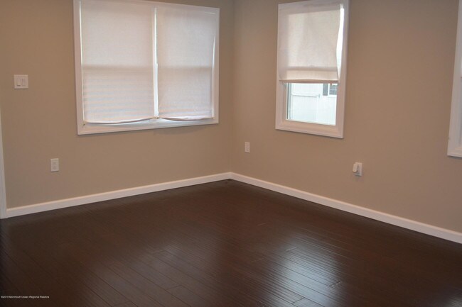 Building Photo - 3147 Hiawatha Ave