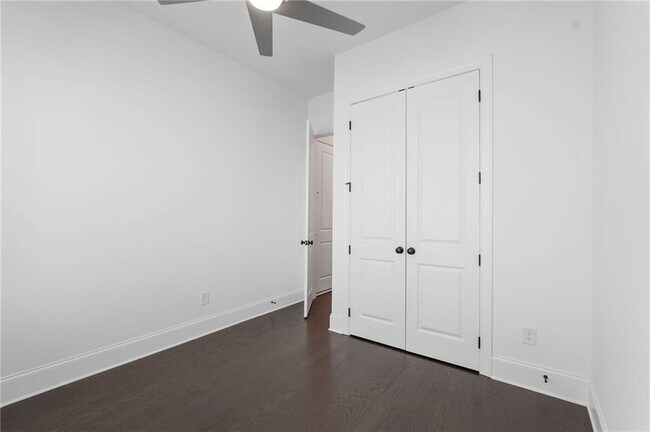 Building Photo - 1042 Winding Br Dr