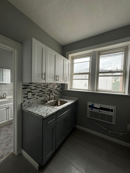 372-374 S 20th St 7 - 376 S 20th St
