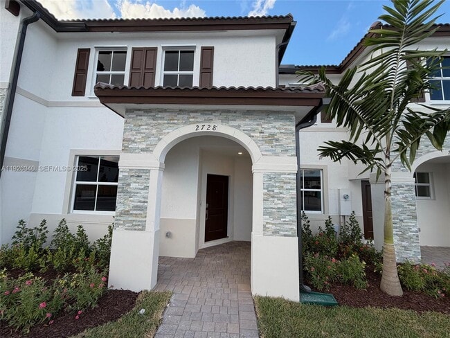 Primary Photo - 2728 SE 26th Ave