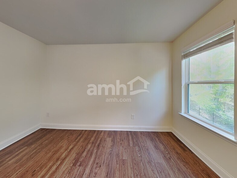 Building Photo - 2496 Napa Valley Dr