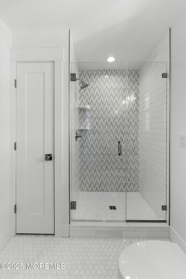 Building Photo - 53 Miller St