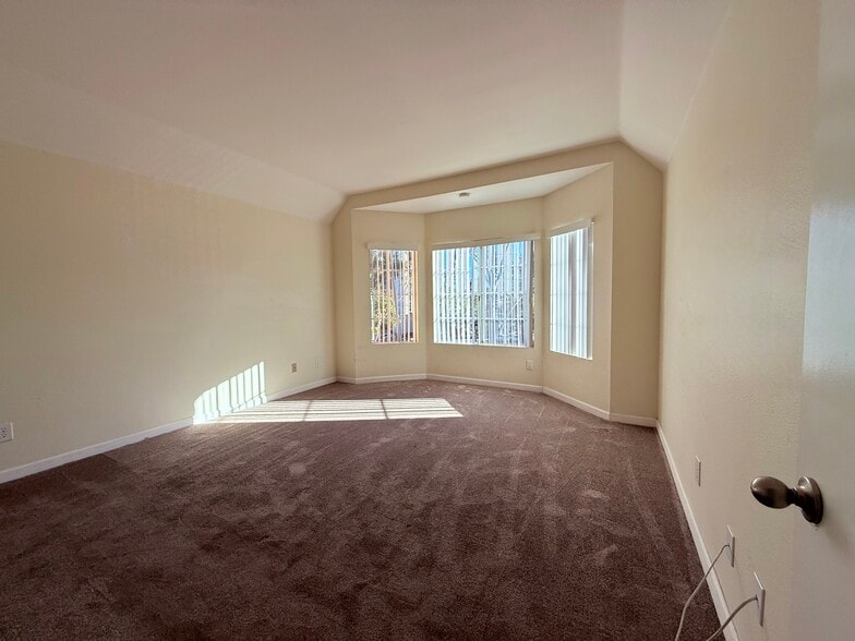 Bedroom1 12'7" x12'4" - 1950 Camino De La Reina