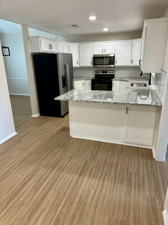 Building Photo - 5821 80th St