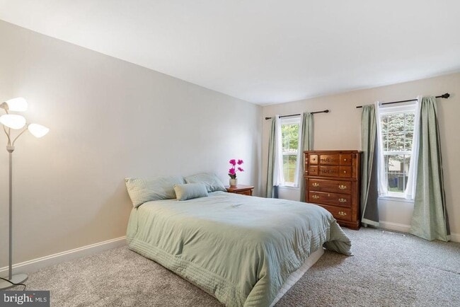 Building Photo - 5806 Shadbush Ct