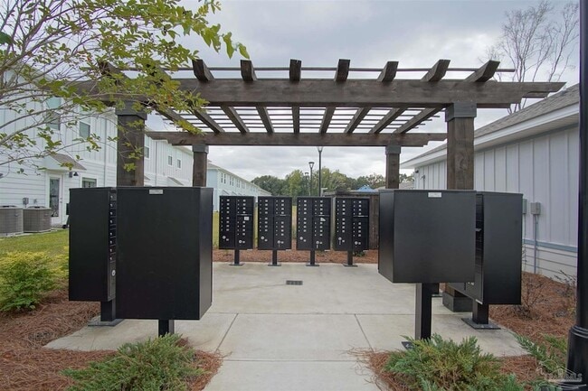 Building Photo - 8960 Brigade Trail