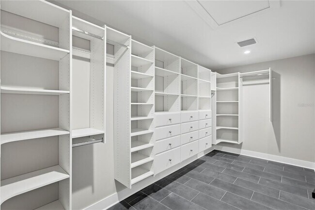 Building Photo - 845 Snell Isle Blvd NE