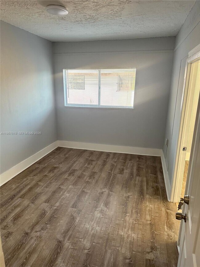 Building Photo - 1053 SW 2nd St