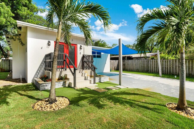 Building Photo - 1526 SW 20th Ave