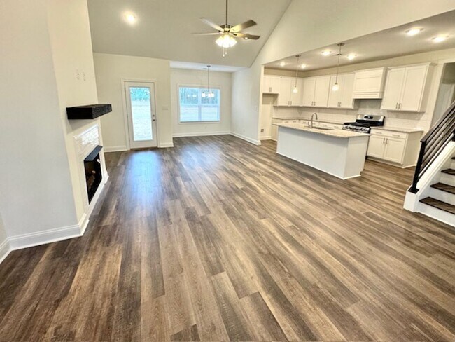 Building Photo - NewburyDr7436