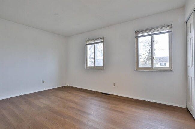 Building Photo - 1556 Meredith Dr