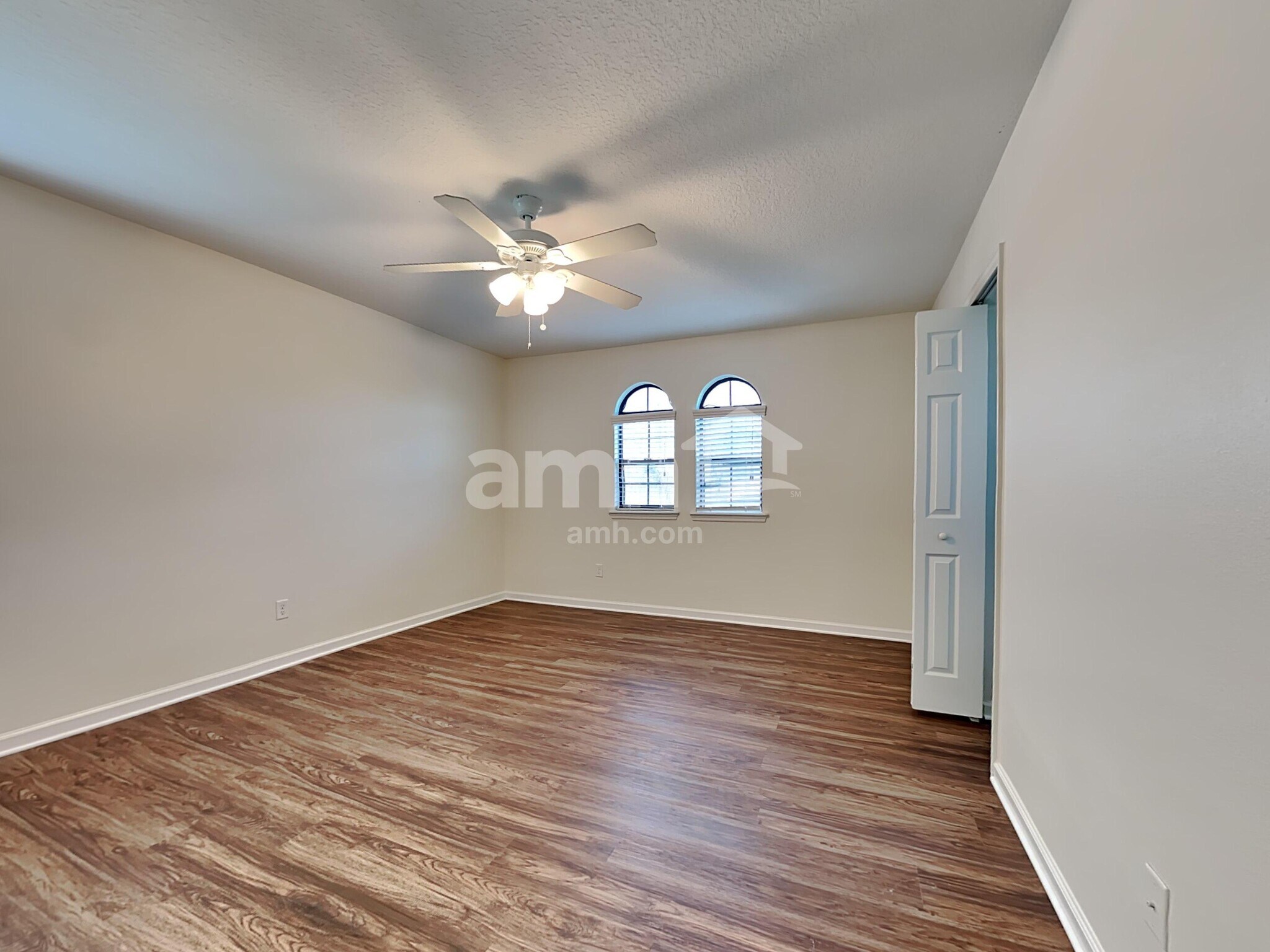 Building Photo - 235 Buck Run Way