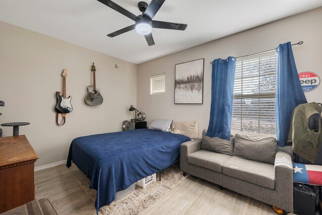 Building Photo - 3317 Wakewell Ct