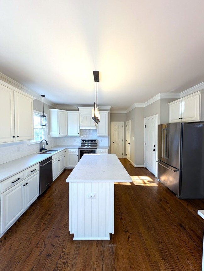 Building Photo - Luxury 4 Bedroom Home with Bonus!  Waxhaw! Rea Road!