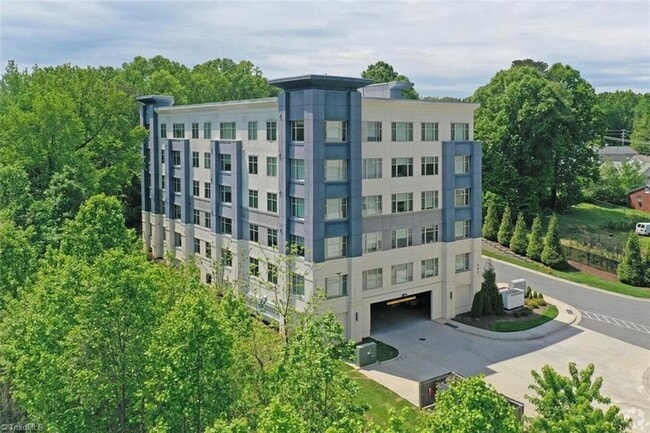 Building Photo - 111 Edgeway Dr