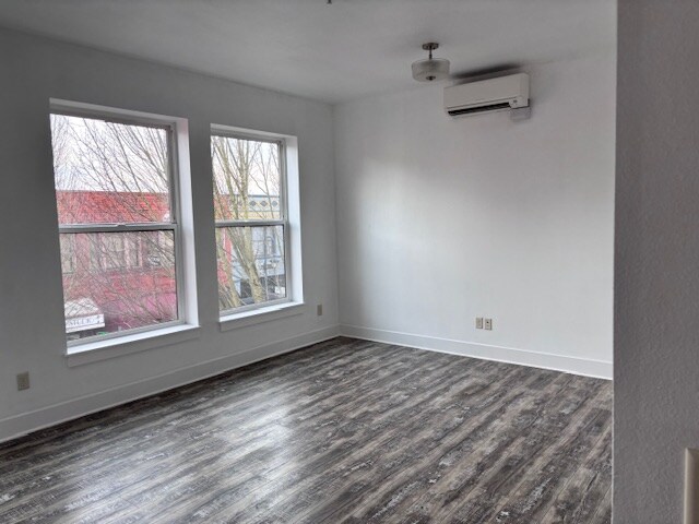 Building Photo - 2016 NW Main St