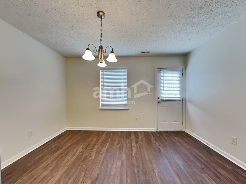 Building Photo - 3104 Forrestal Dr
