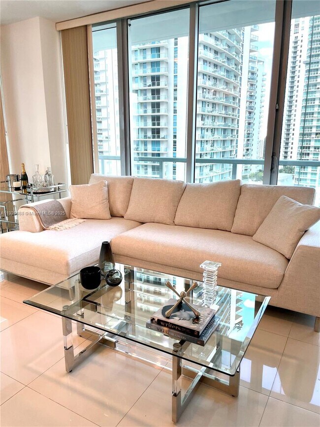 Building Photo - 79 SW 12th St