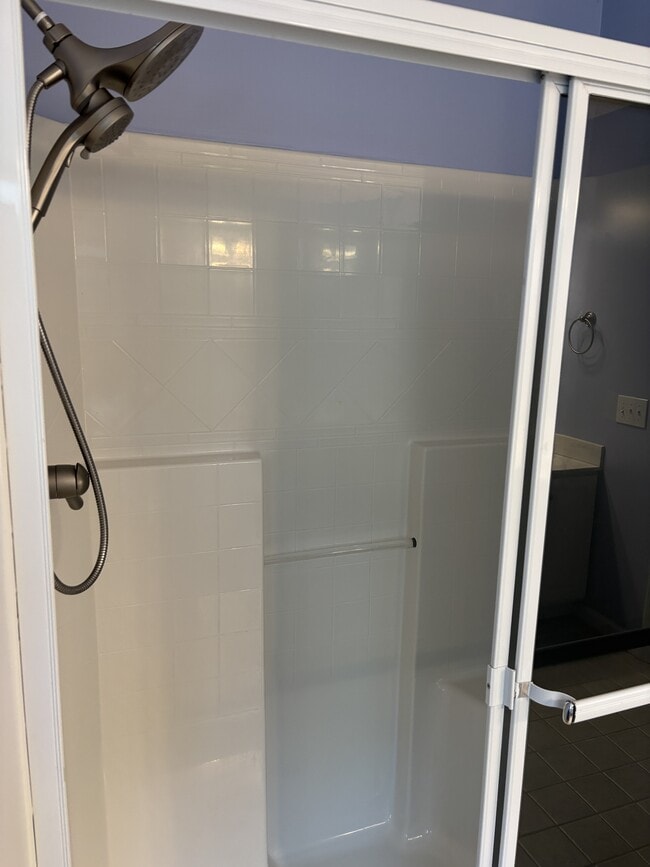 Building Photo - 480 Spring Lake Dr