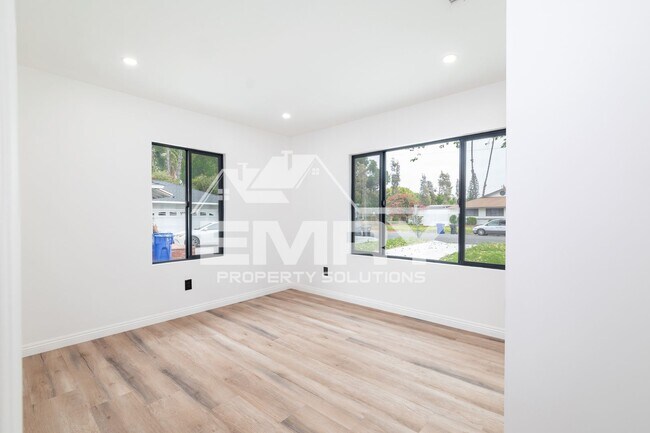 Building Photo - Amazing Deal 3 Bed 2 Bath House Plus ADU in Arrington Ave Downey