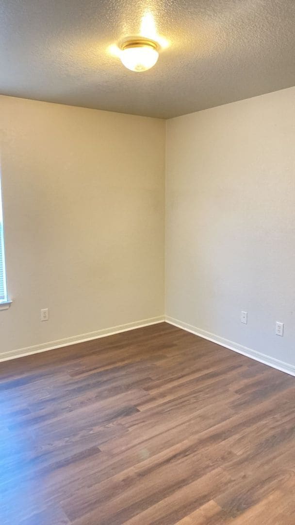 Building Photo - 506 Primrose Dr