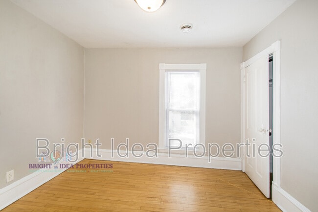 Building Photo - 3322 Clinton Ave