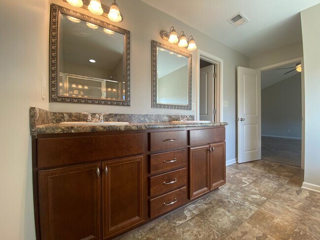 Building Photo - 106 Brown Thrasher Ln