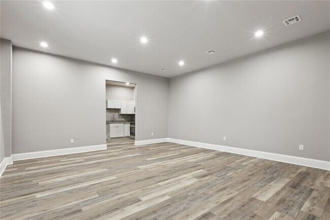 Building Photo - 1400 Woodland Hwy