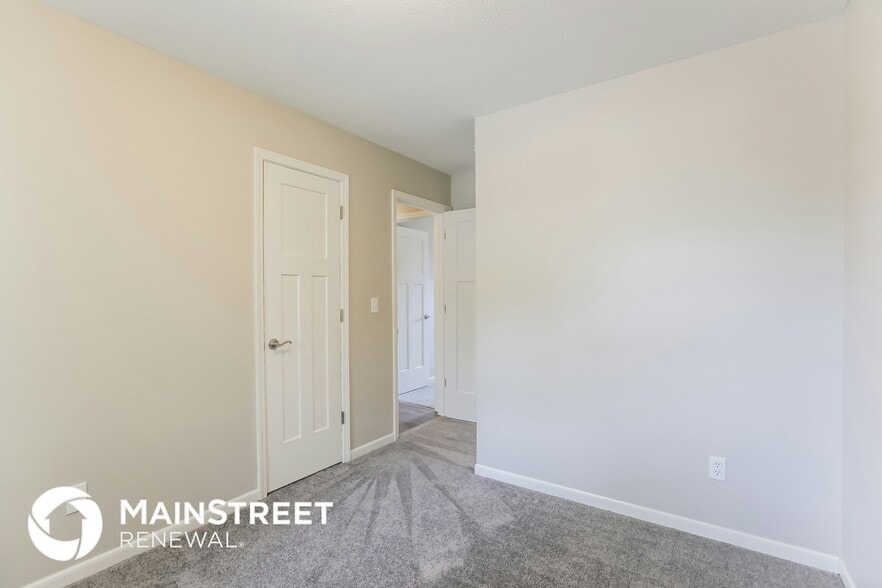 Building Photo - 1435 Park Cir