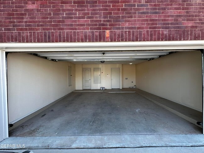 Building Photo - 14140 Meteor Rock Pl