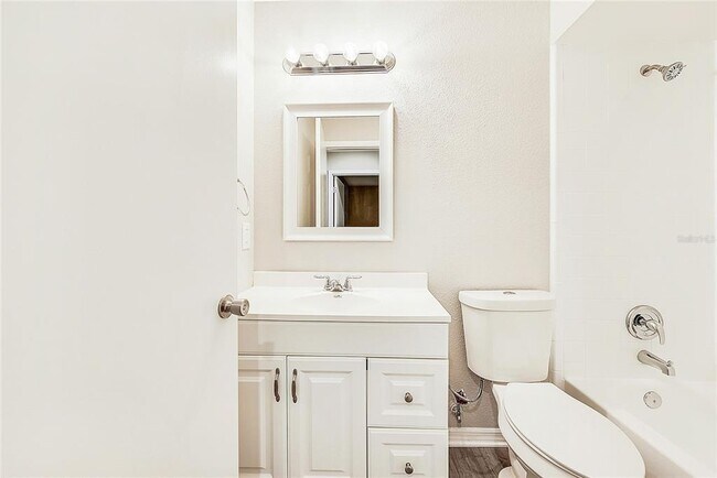 Building Photo - 5148 Coddington St