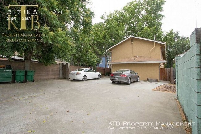 Building Photo - 2 Bedroom Downtown Townhome