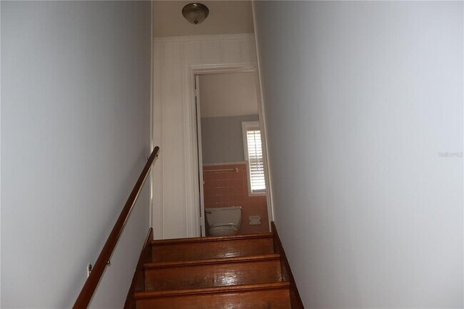 Building Photo - 3017 W Euclid Ave