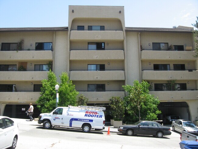 Building Photo - 10982 Roebling Ave