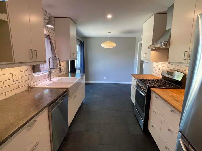 Building Photo - 2005 Joan Way